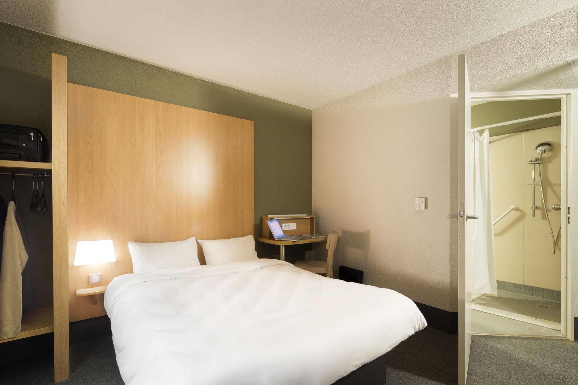 B&B Hotel Paris Saint-Denis Pleyel Bagian luar foto