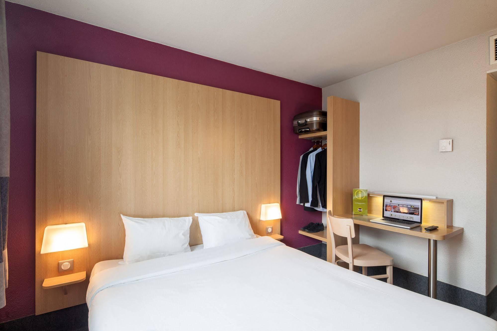 B&B Hotel Paris Saint-Denis Pleyel Bagian luar foto