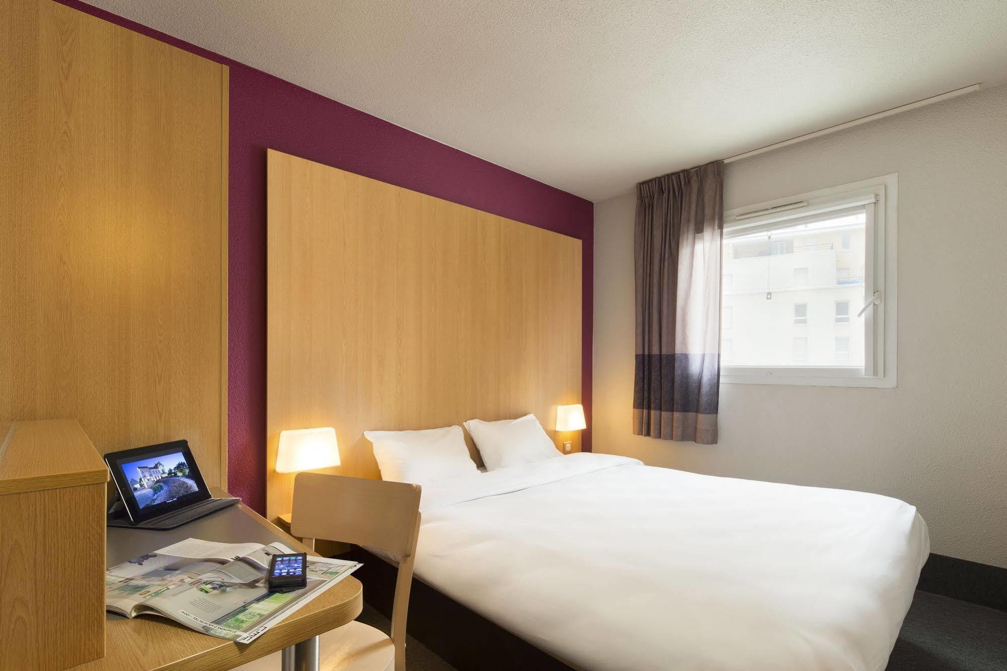 B&B Hotel Paris Saint-Denis Pleyel Bagian luar foto