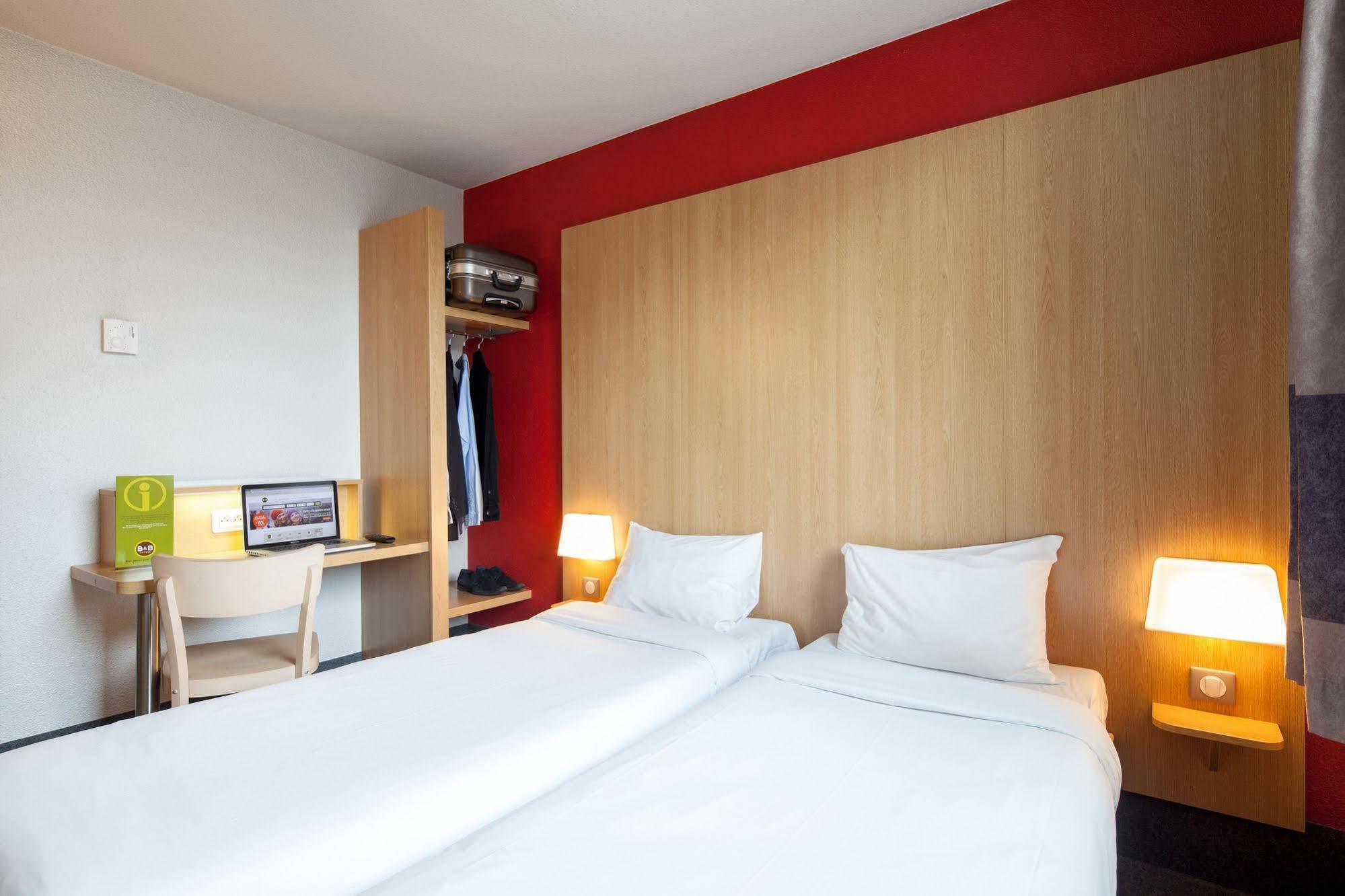 B&B Hotel Paris Saint-Denis Pleyel Bagian luar foto